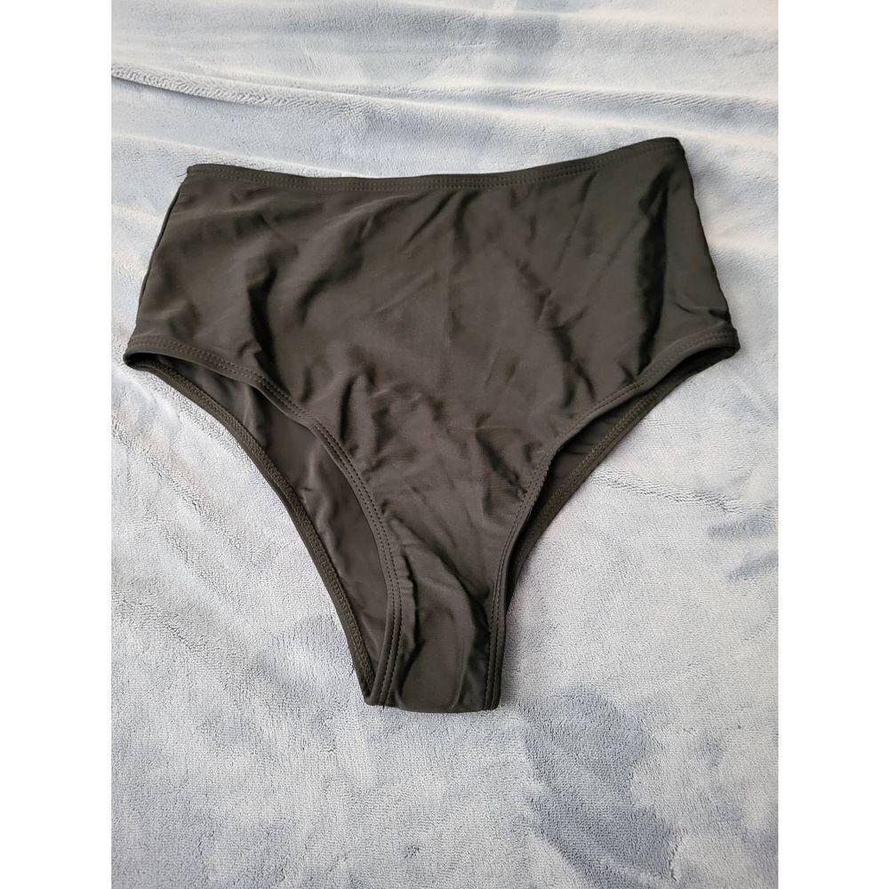 NWOT Adisputent swim bottom 